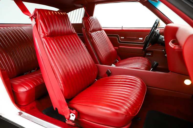 1977 Pontiac LeMans 38