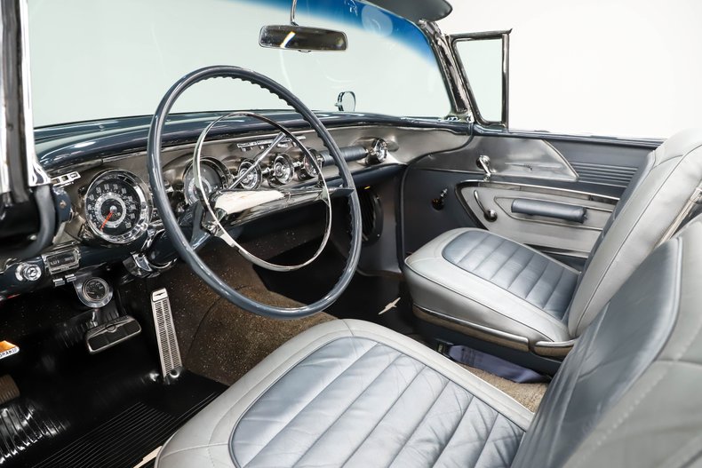 1958 Pontiac Bonneville 2