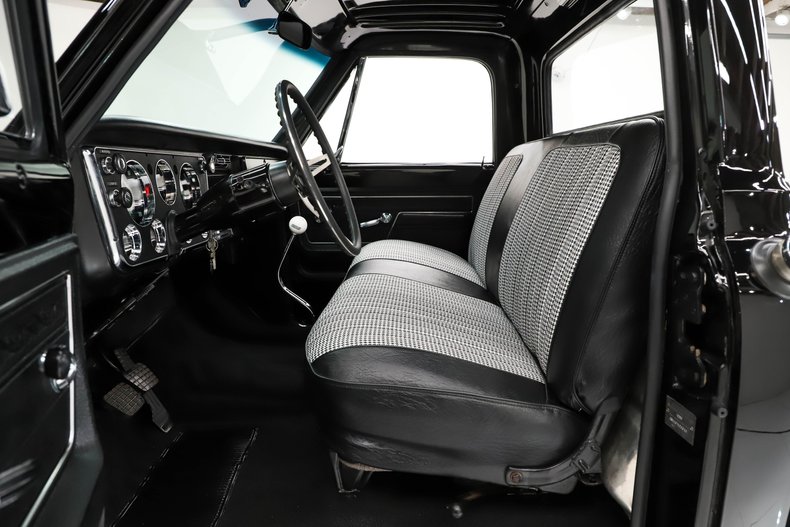 1967 Chevrolet C10 25