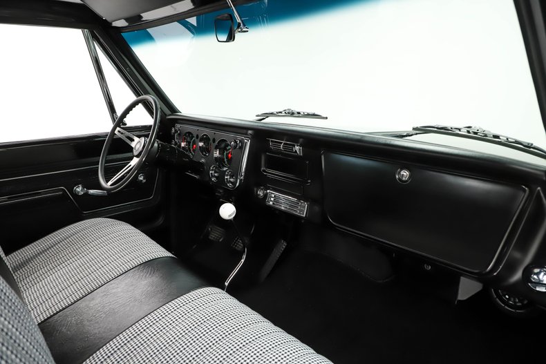 1967 Chevrolet C10 34