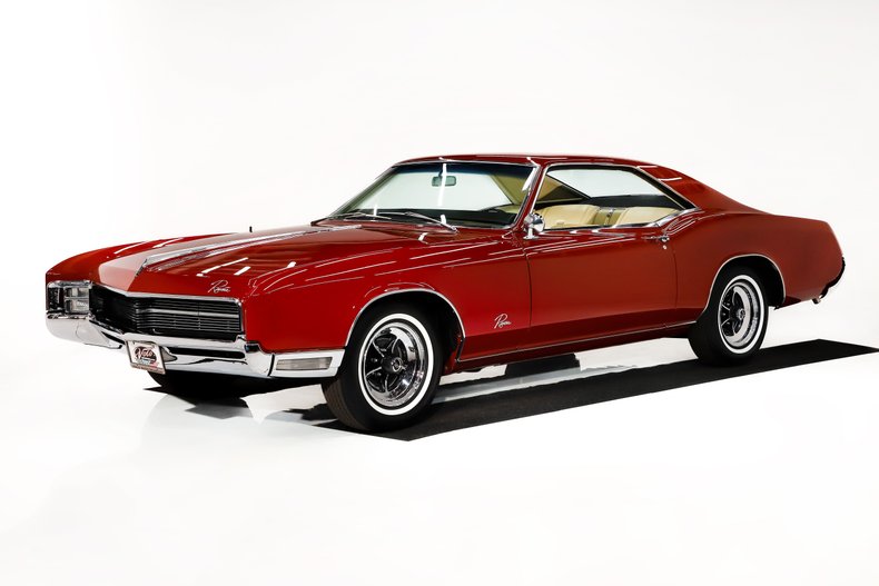 1967 Buick Riviera | Volo Museum