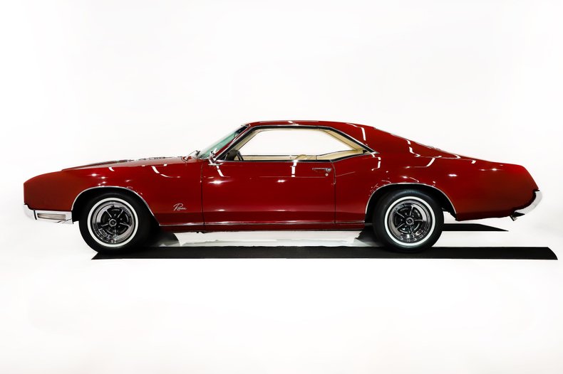 1967 Buick Riviera | Volo Museum