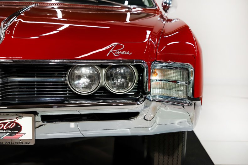 1967 Buick Riviera | Volo Museum