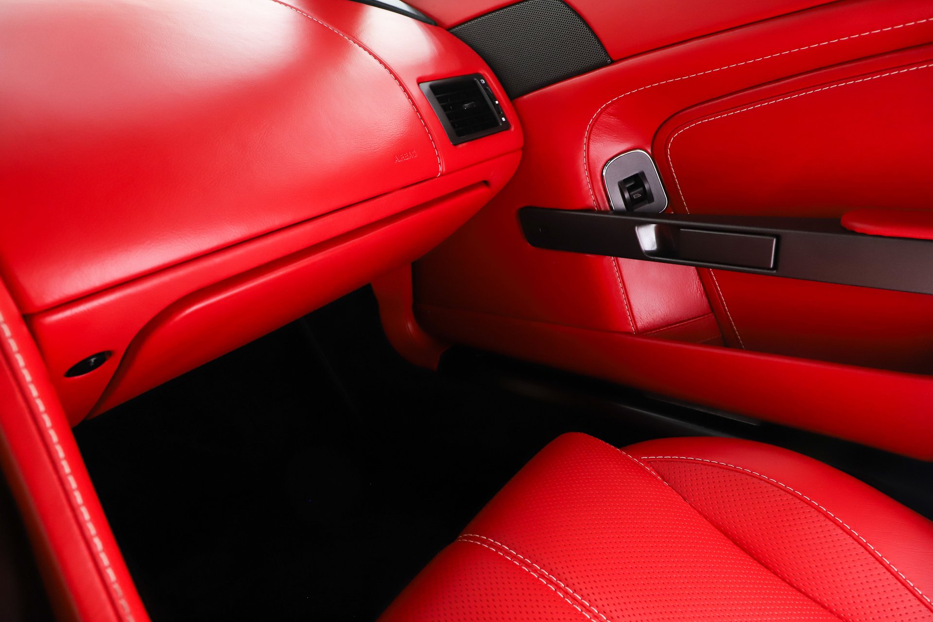 2013 Aston Martin V8 Vantage Base - Photo 50