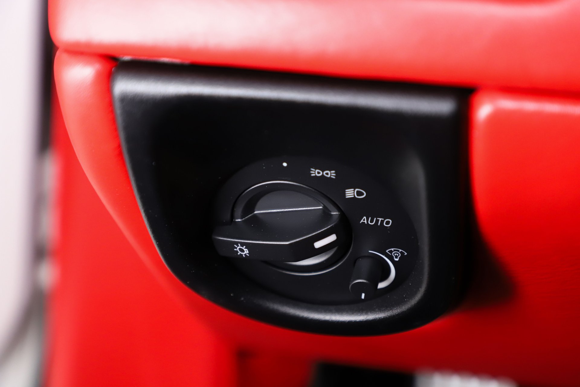 2013 Aston Martin V8 Vantage Base - Photo 30