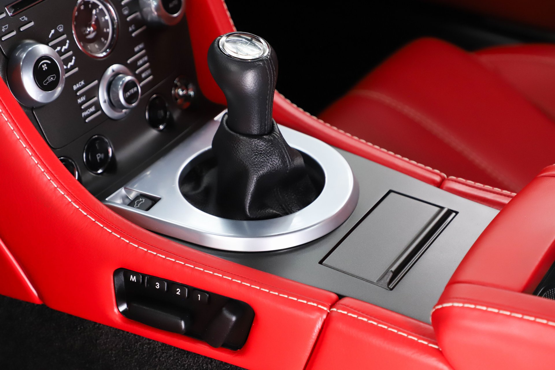 2013 Aston Martin V8 Vantage Base - Photo 52