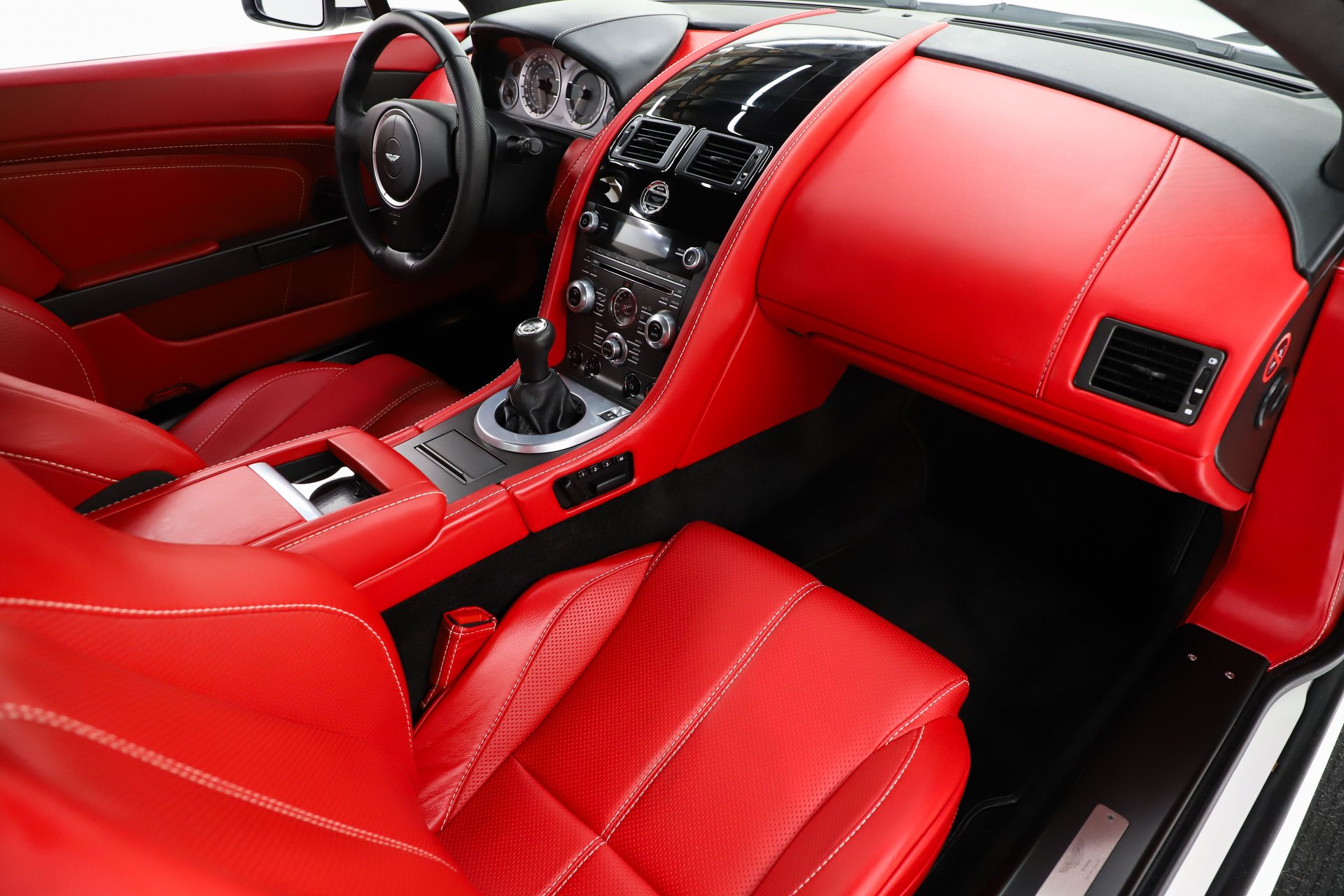 2013 Aston Martin V8 Vantage Base - Photo 41