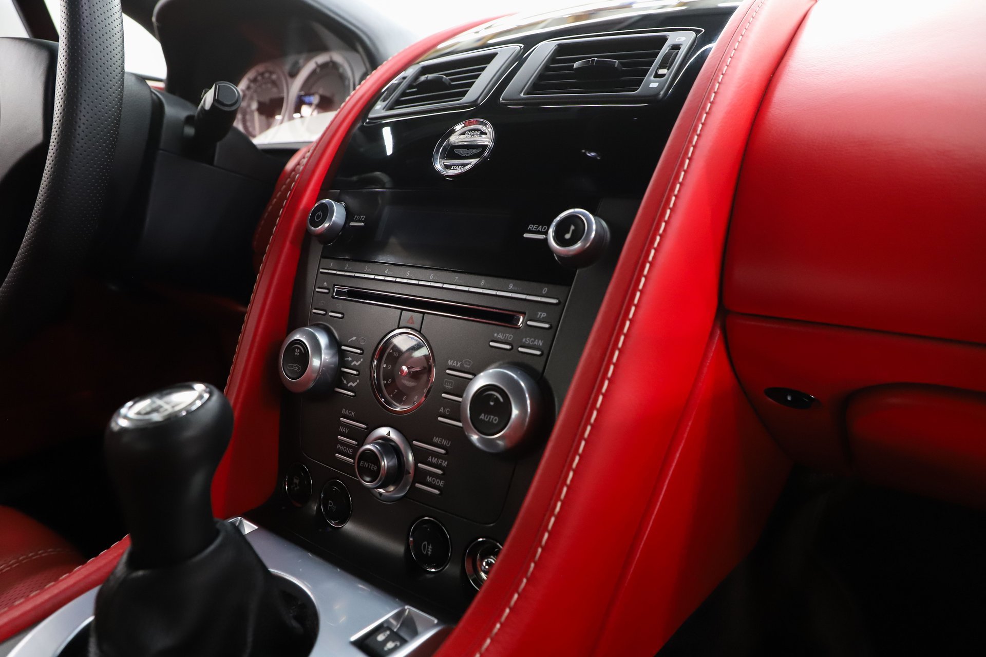 2013 Aston Martin V8 Vantage Base - Photo 53