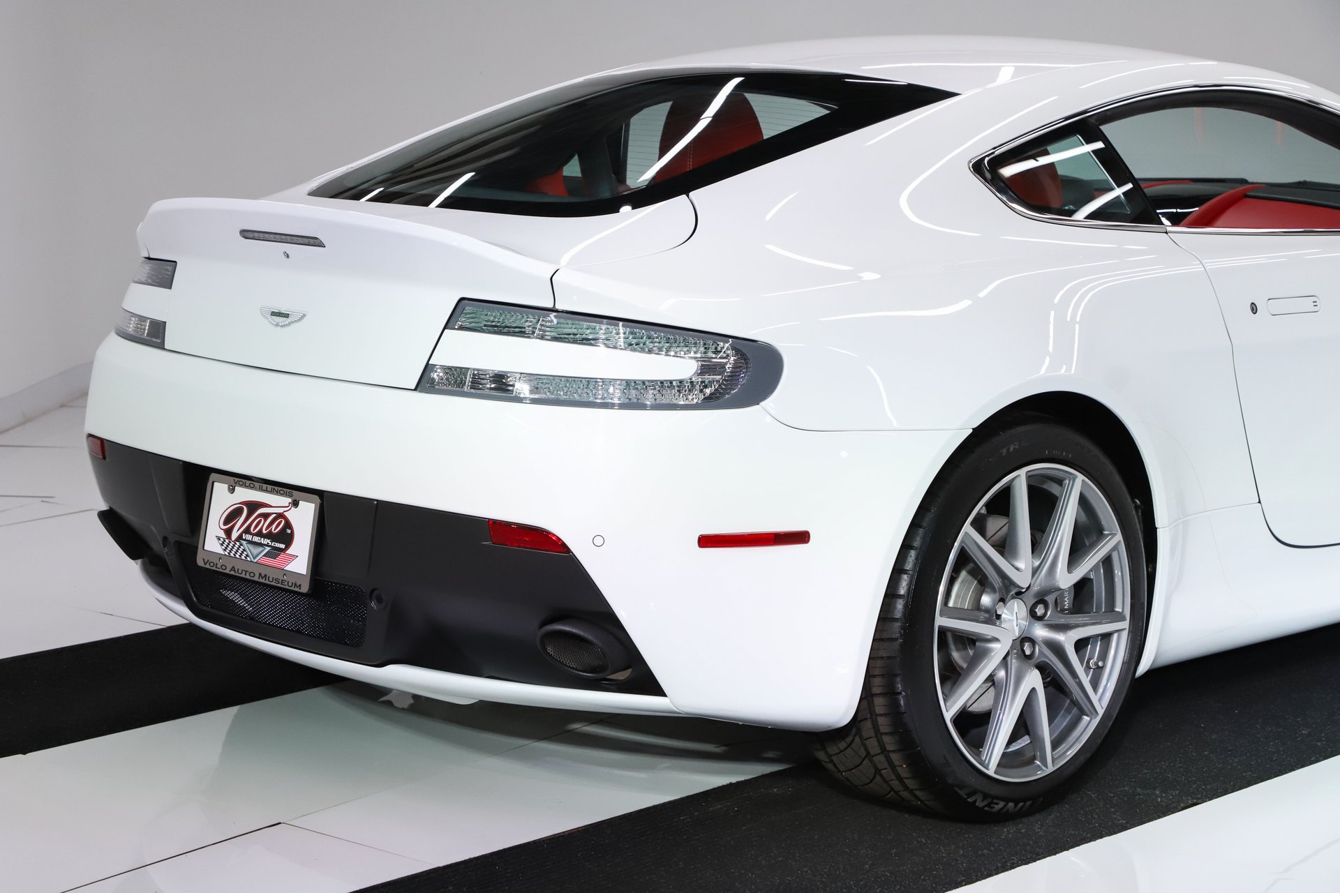 2013 Aston Martin V8 Vantage Base - Photo 39
