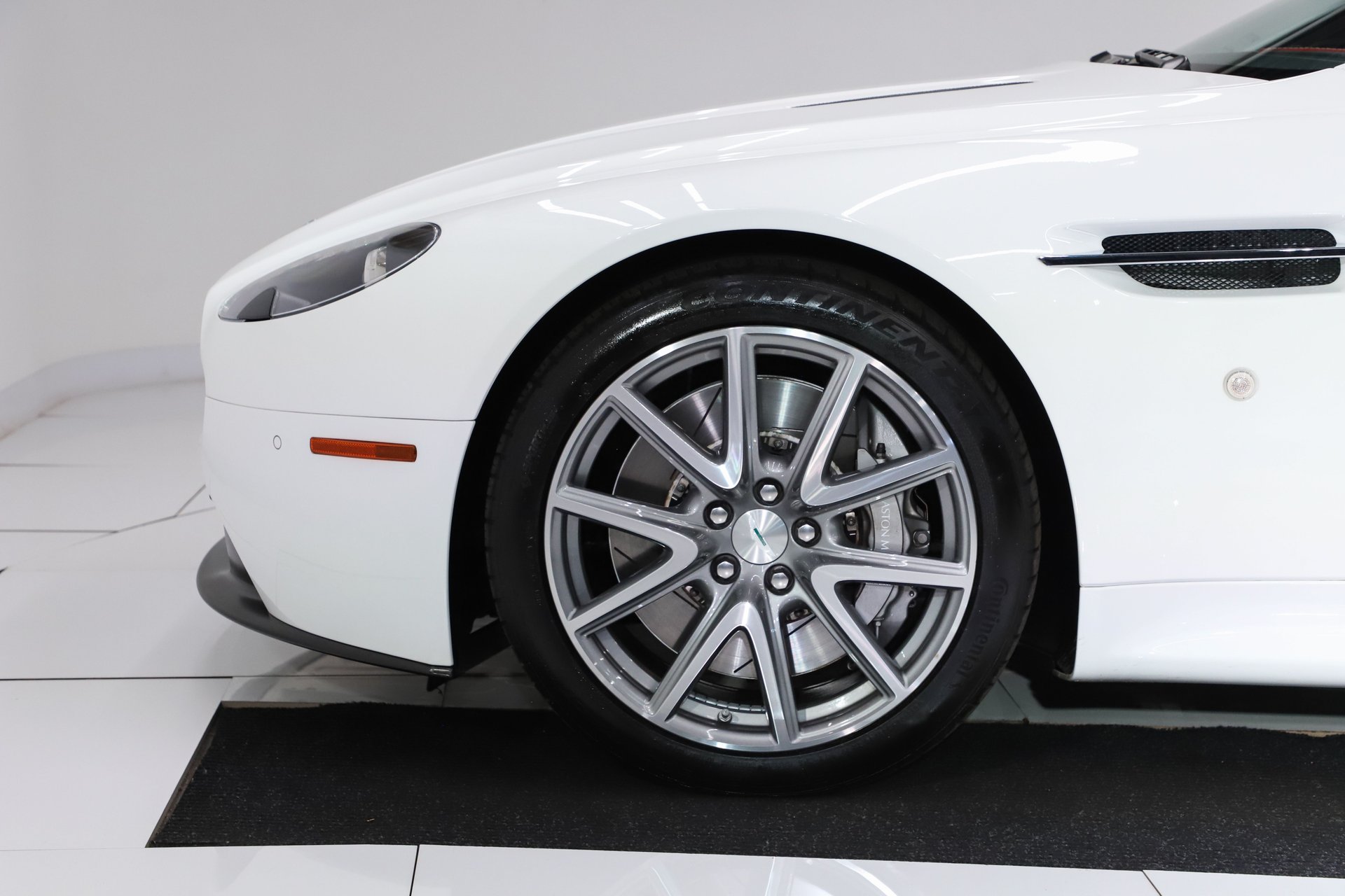 2013 Aston Martin V8 Vantage Base - Photo 73