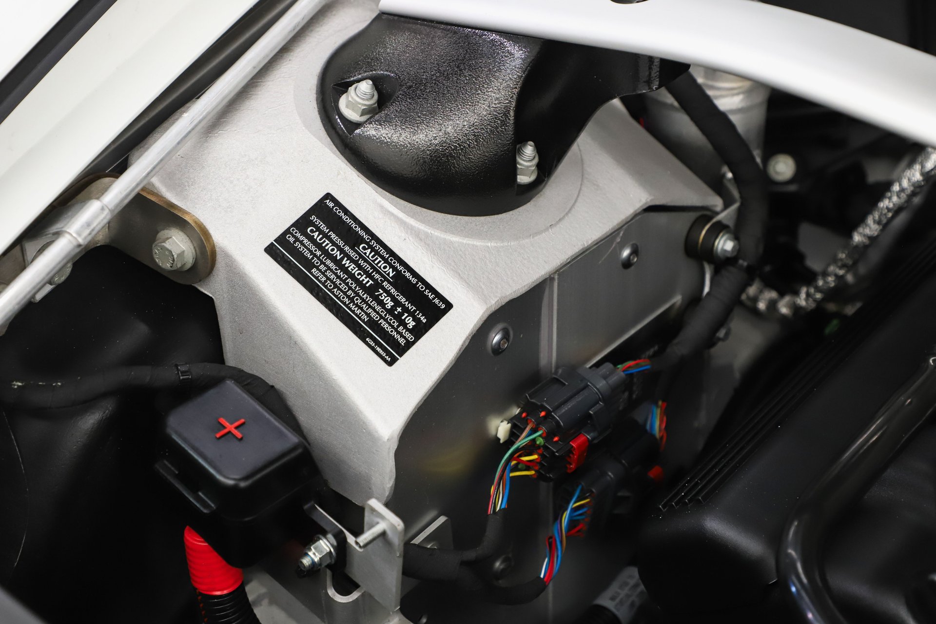 2013 Aston Martin V8 Vantage Base - Photo 92