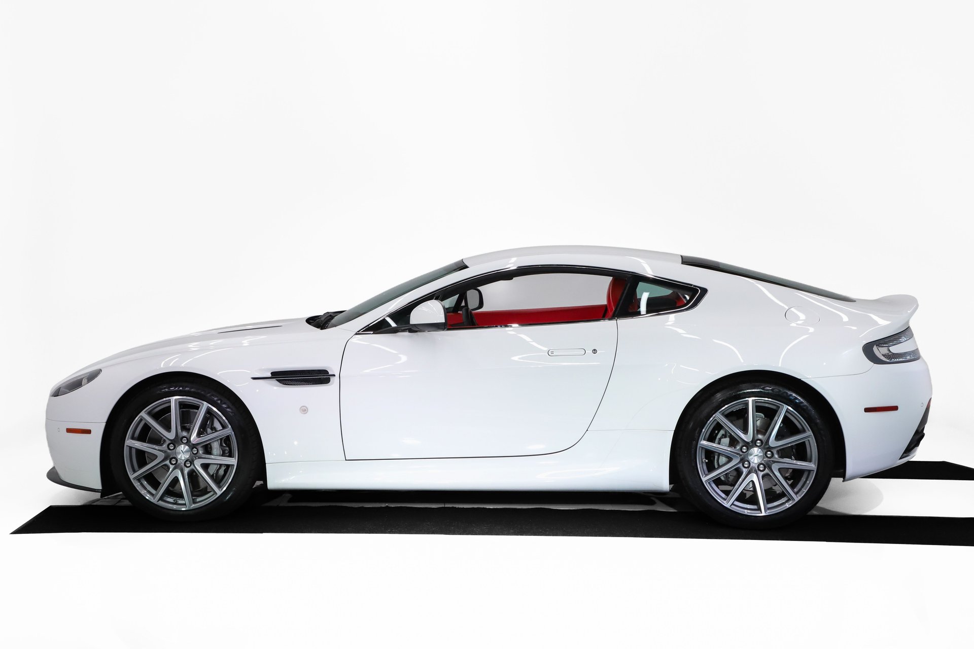 2013 Aston Martin V8 Vantage Base - Photo 38