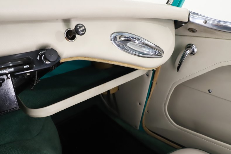 1962 Austin Healey 3000 31