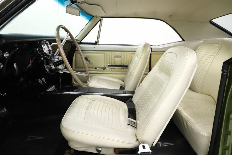 1967 Pontiac Firebird 32