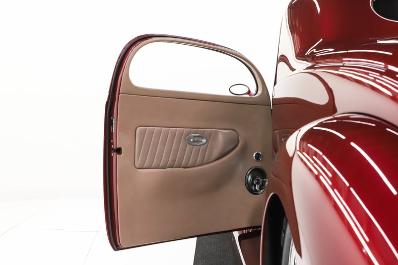 1937 Ford Custom 8