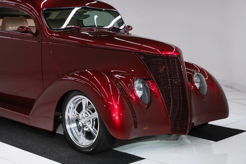 1937 Ford Custom 39