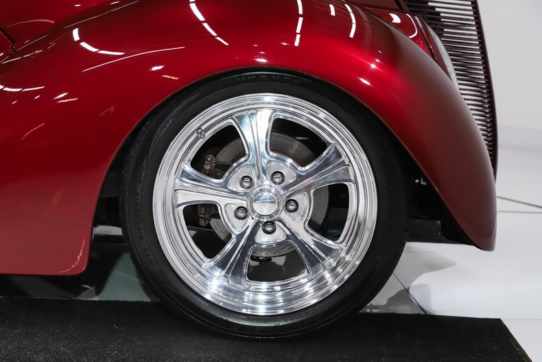 1937 Ford Custom 61