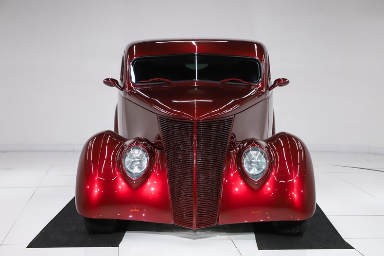 1937 Ford Custom 62