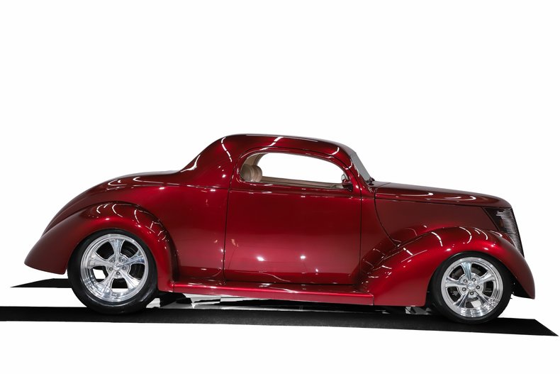 1937 Ford Custom 42