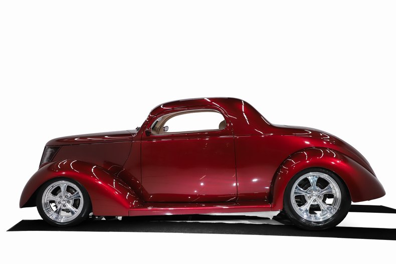 1937 Ford Custom 29