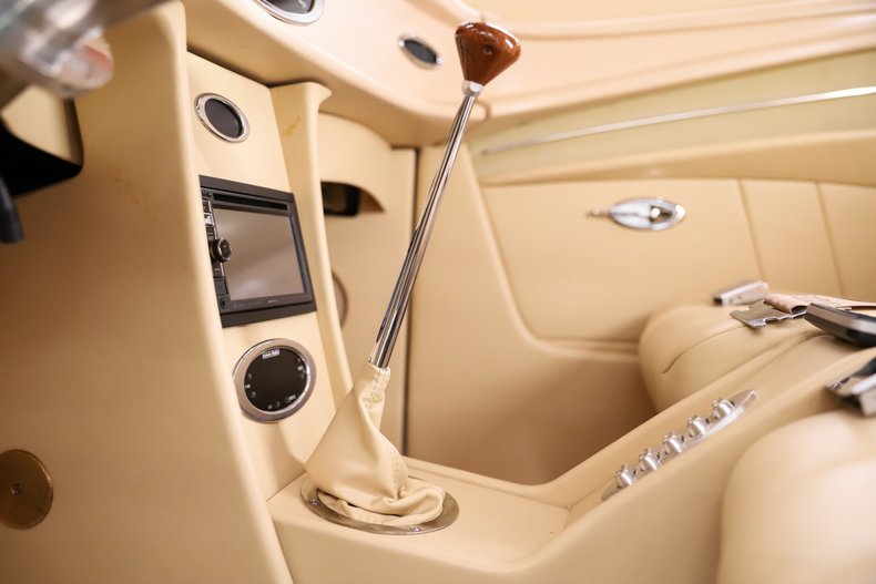 1937 Ford Cabriolet 4