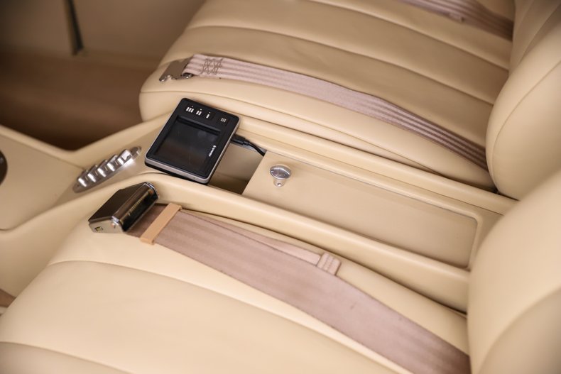 1937 Ford Cabriolet 30