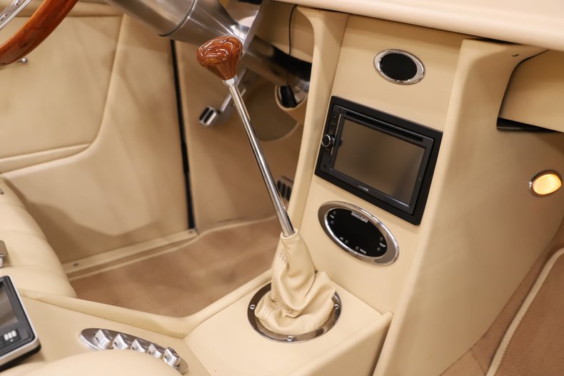1937 Ford Cabriolet 29