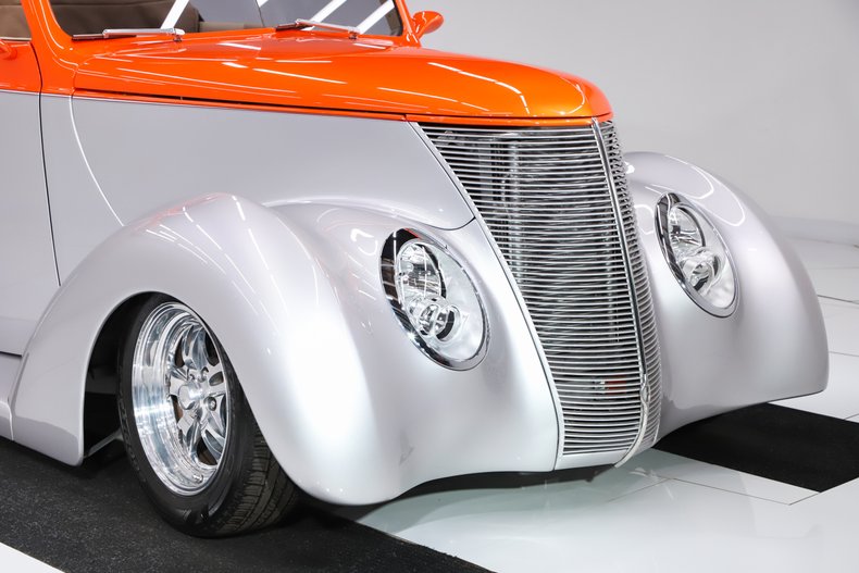1937 Ford Cabriolet 32