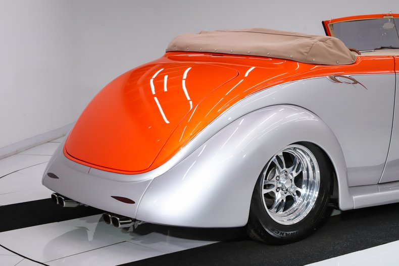 1937 Ford Cabriolet 24