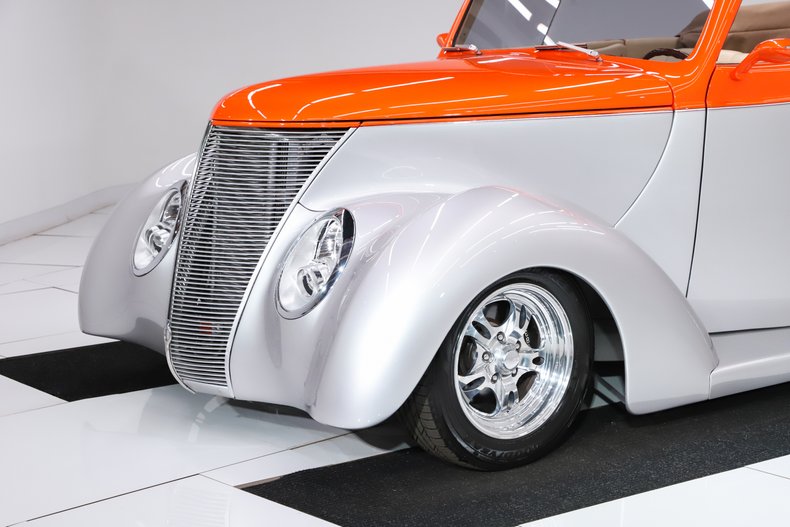 1937 Ford Cabriolet 57