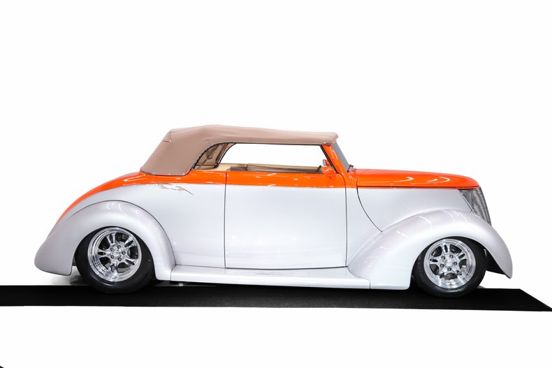 1937 Ford Cabriolet 37