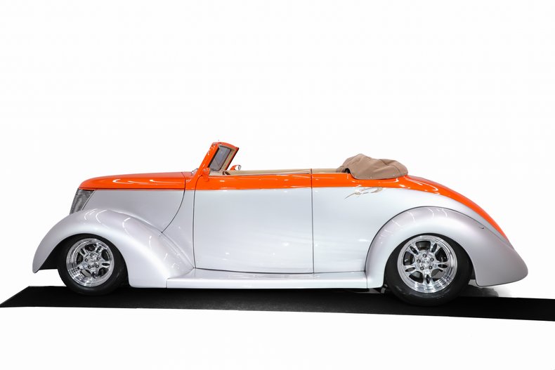 1937 Ford Cabriolet 68
