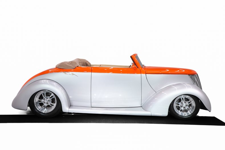 1937 Ford Cabriolet 15