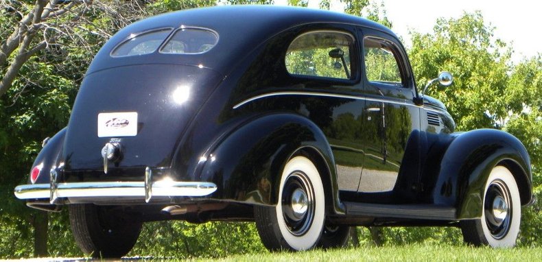 1939 Ford Deluxe Fordor Sedan