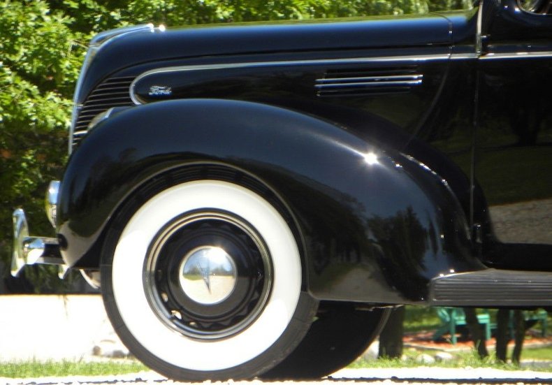 1939 Ford Deluxe Fordor Sedan