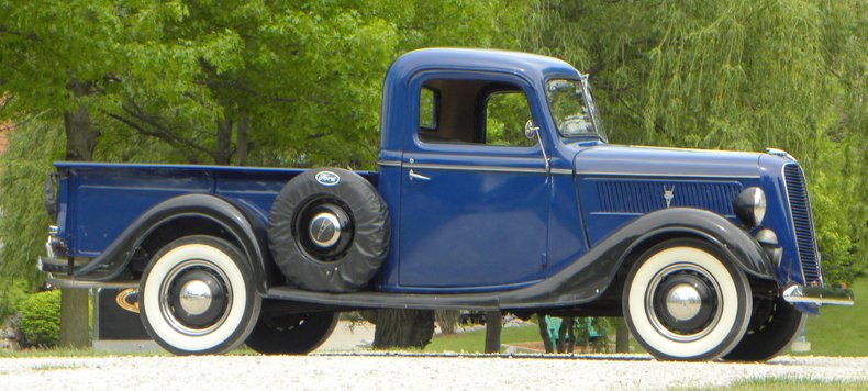 1937 Ford Model 77