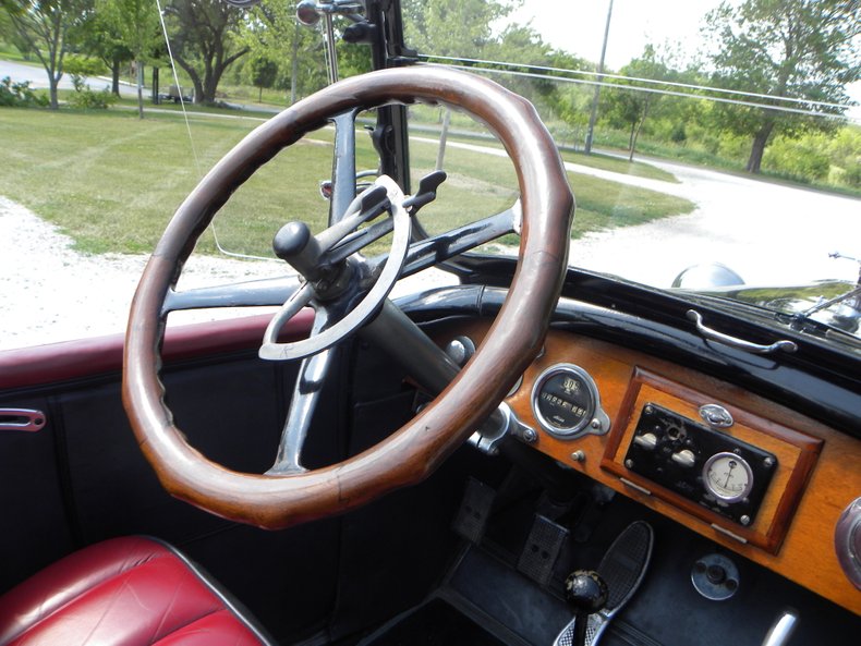 1918 Oldsmobile Model 37