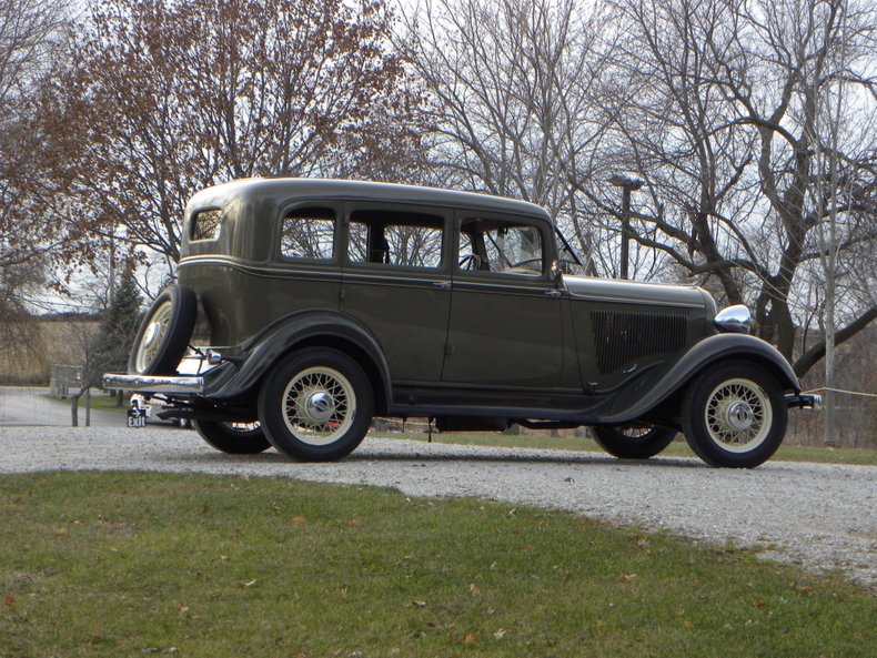 1933 Plymouth 