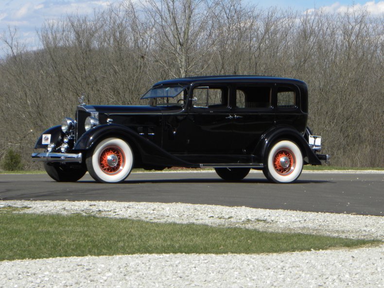 1934 Packard 1100