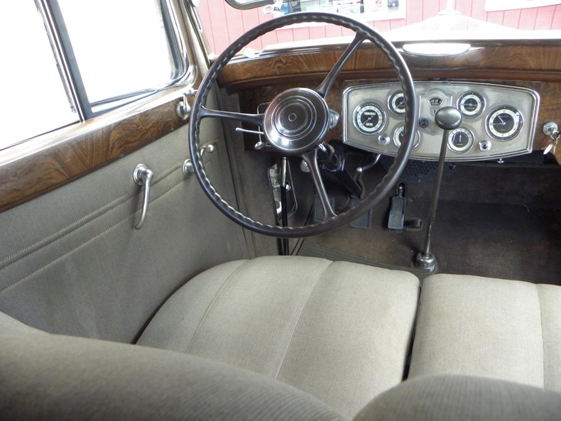 1934 Packard 1100
