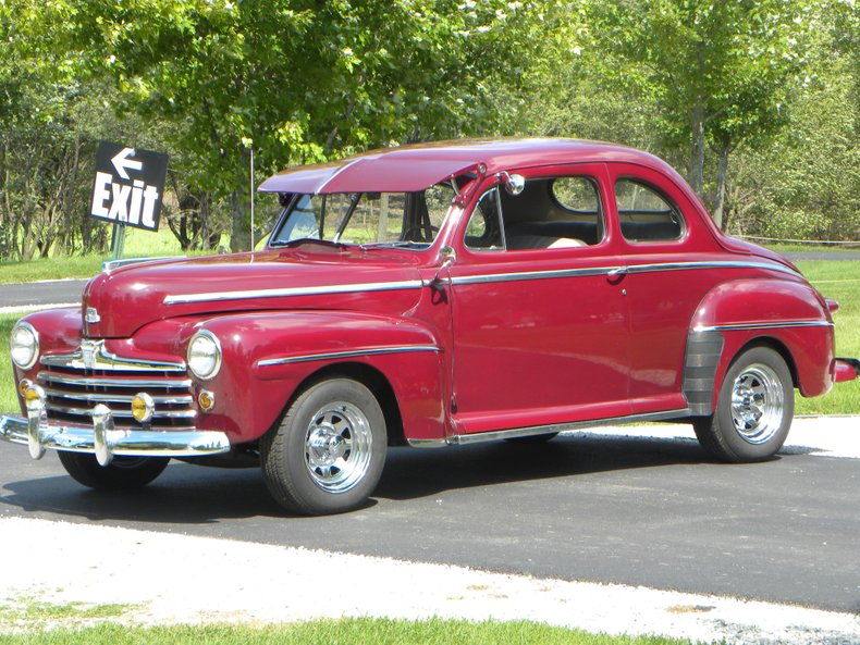 1947 Ford Super Deluxe