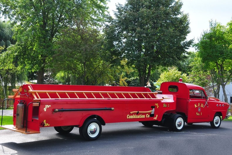 1951 Crosley Fire Engine | Volo Museum
