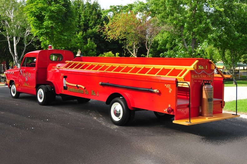 1951 Crosley Fire Engine | Volo Museum