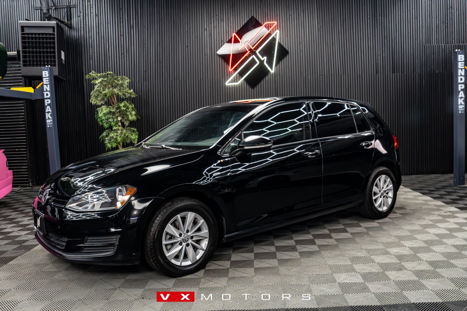 2016 Volkswagen Golf TSI S