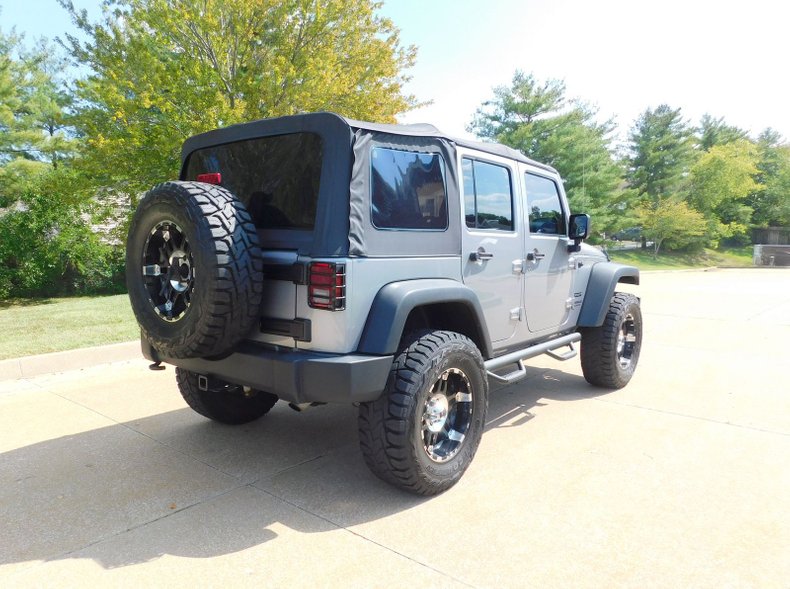 2013 Jeep Wrangler Unlimited 11