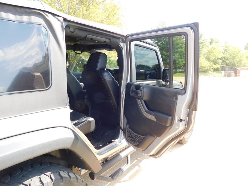 2013 Jeep Wrangler Unlimited 38