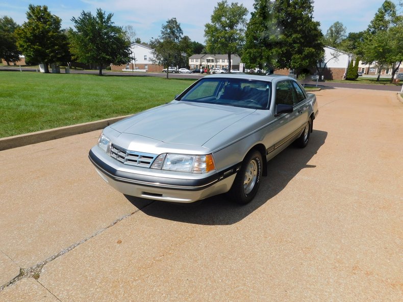 1988 Ford Thunderbird 4