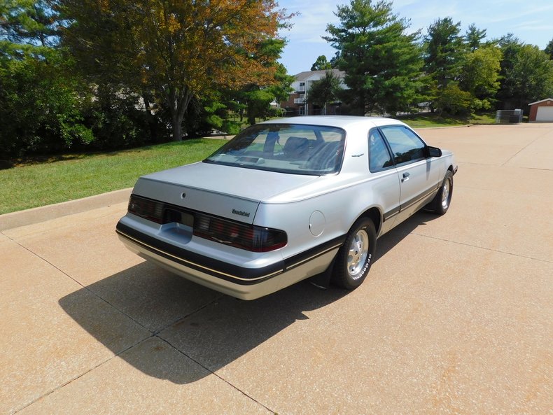 1988 Ford Thunderbird 20