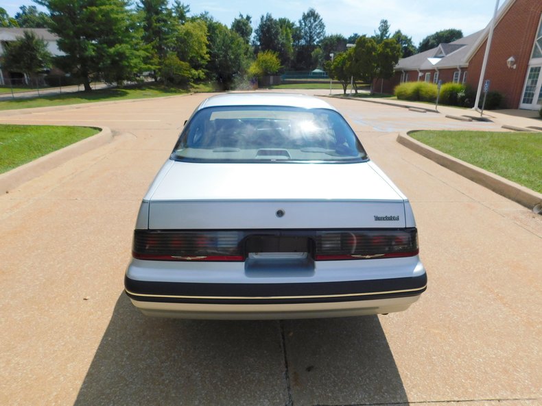 1988 Ford Thunderbird 56