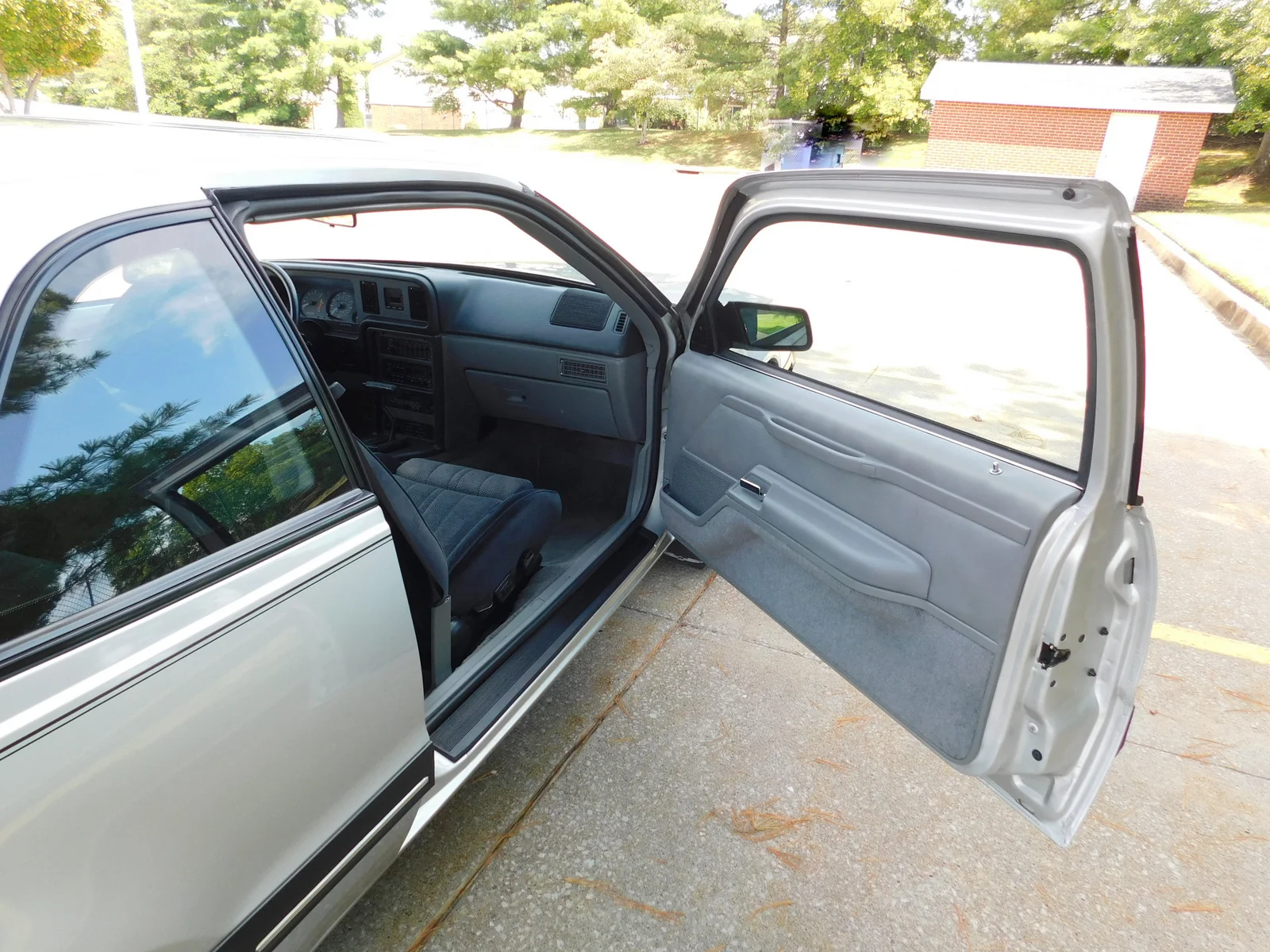 1988 Ford Thunderbird - Photo 18